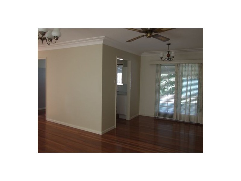 4 Balloch Street, Wishart QLD 4122