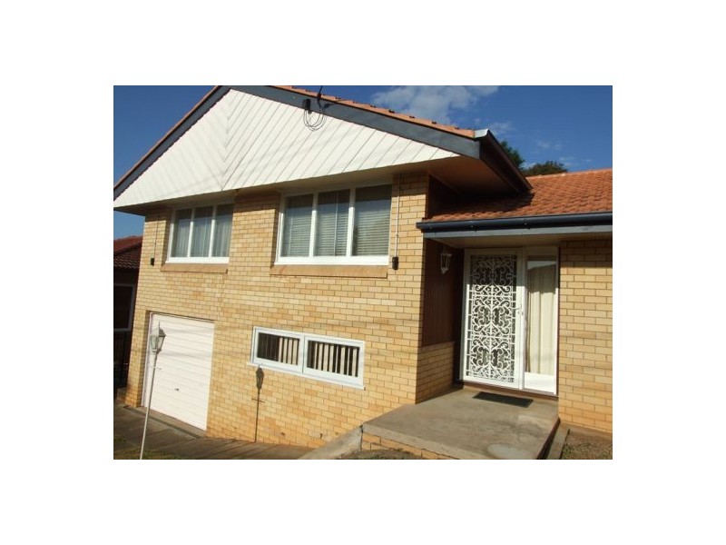 4 Balloch Street, Wishart QLD 4122