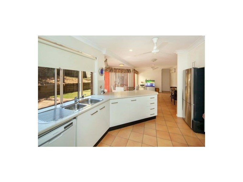 36 Montreal Street, Wishart QLD 4122