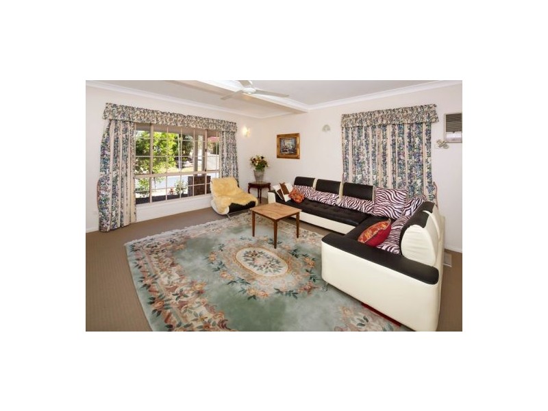 36 Montreal Street, Wishart QLD 4122