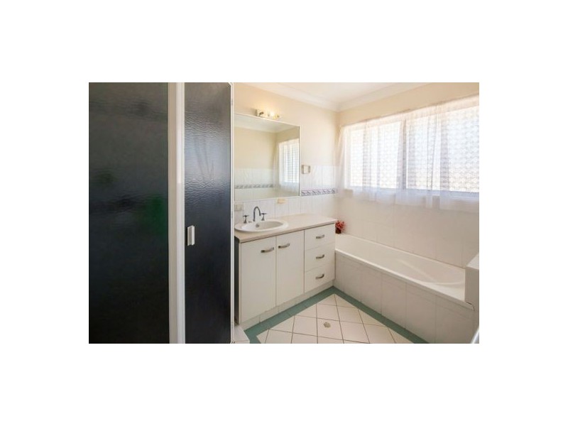 36 Montreal Street, Wishart QLD 4122