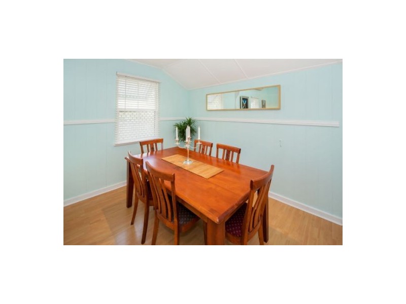 112 Broadwater Rd, Mount Gravatt East QLD 4122