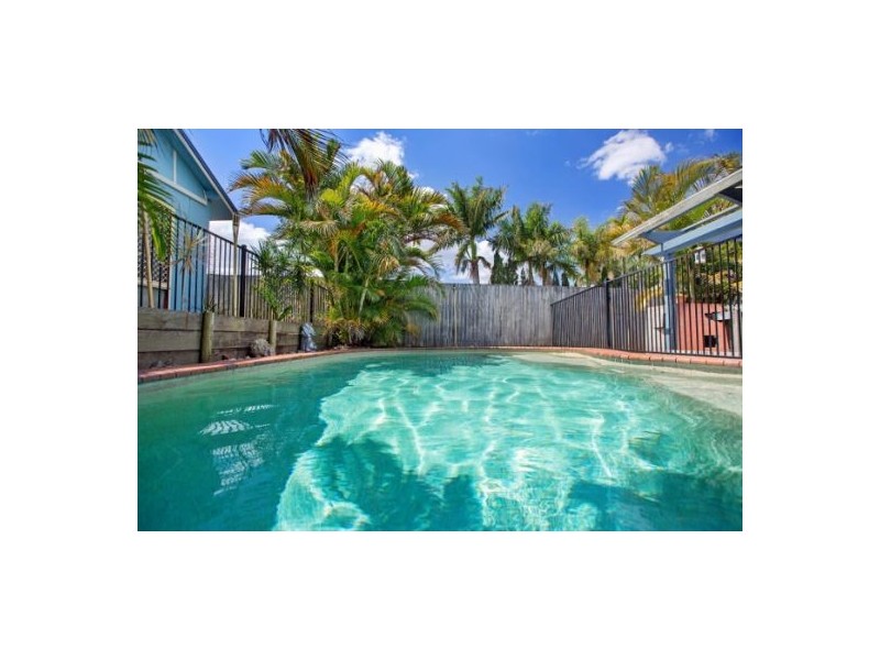 112 Broadwater Rd, Mount Gravatt East QLD 4122