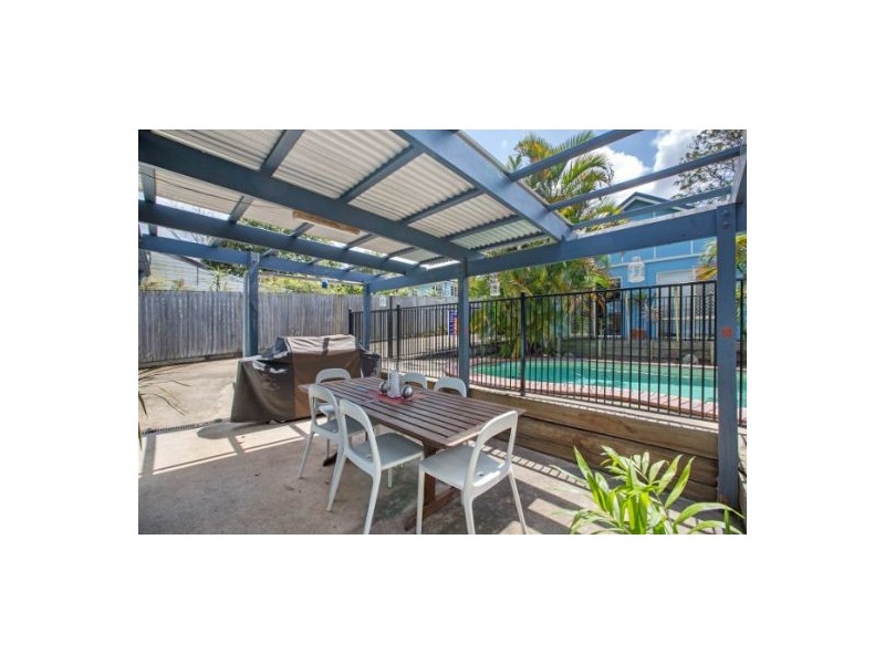 112 Broadwater Rd, Mount Gravatt East QLD 4122