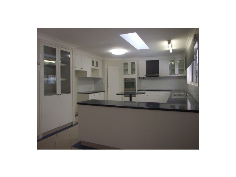 33 Canter Street, Mansfield QLD 4122