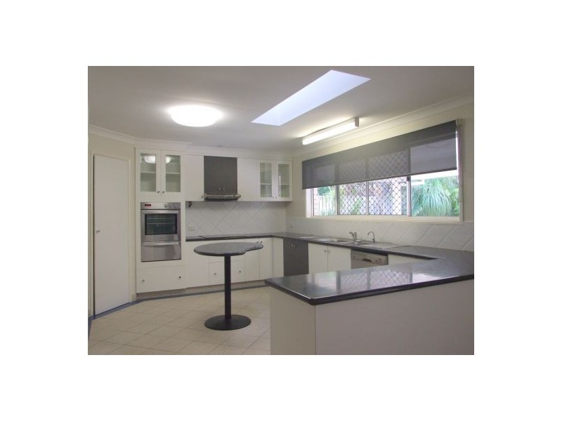 33 Canter Street, Mansfield QLD 4122