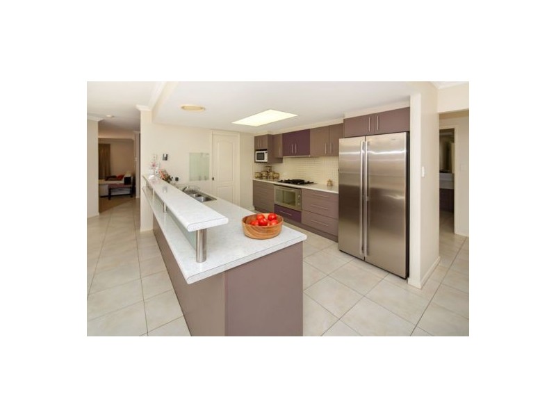 15 St Andrew Place, Wishart QLD 4122