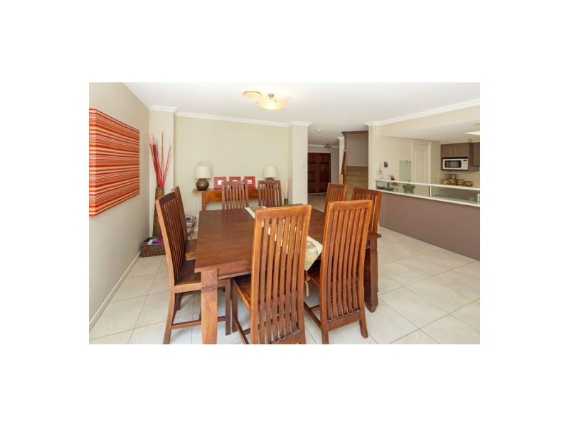 15 St Andrew Place, Wishart QLD 4122