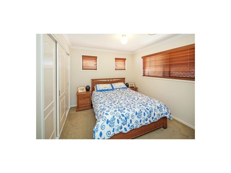 15 St Andrew Place, Wishart QLD 4122