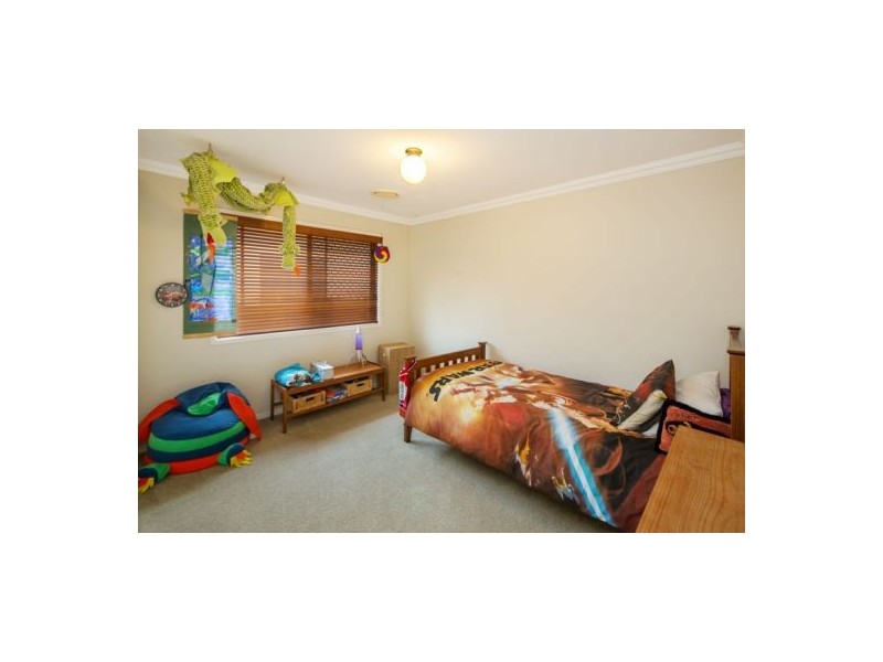 15 St Andrew Place, Wishart QLD 4122