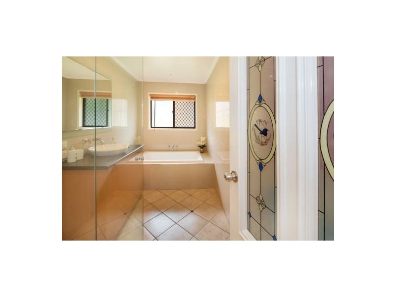 101 Garie Street, Wishart QLD 4122