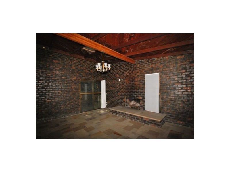 591 Mt Gravatt Capalaba Road, Wishart QLD 4122