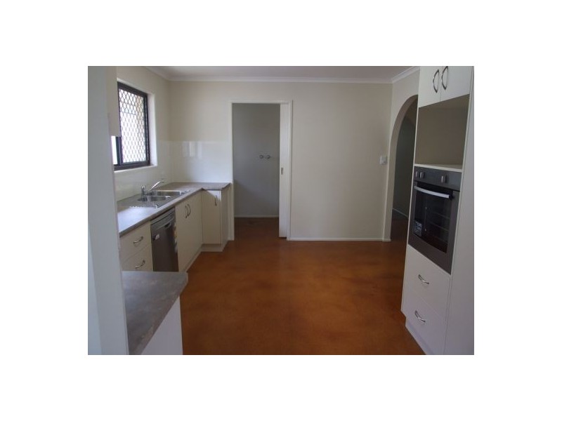 33 Cummin Street, Wishart QLD 4122