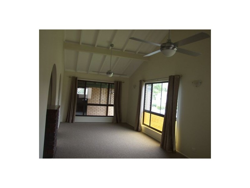 33 Cummin Street, Wishart QLD 4122