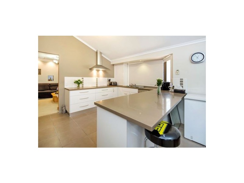 2 Harvey Place, Wishart QLD 4122