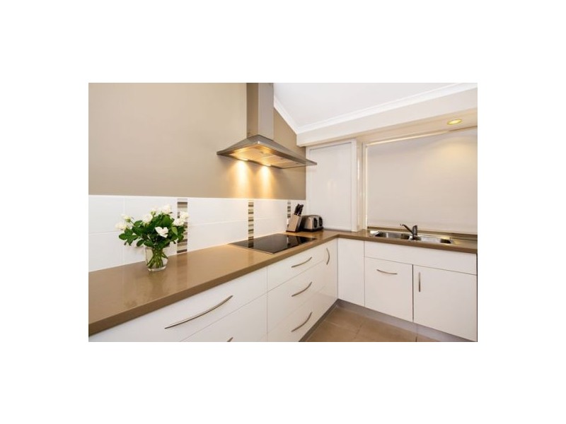 2 Harvey Place, Wishart QLD 4122