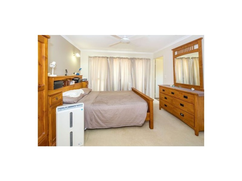 2 Harvey Place, Wishart QLD 4122