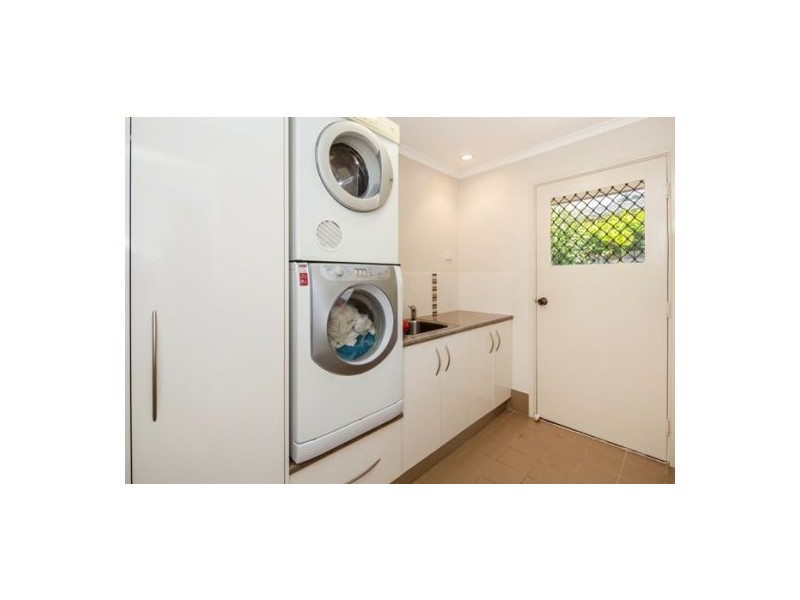 2 Harvey Place, Wishart QLD 4122