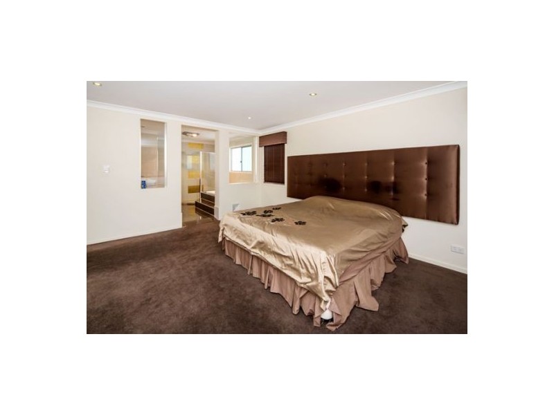 22 Henderson, Eight Mile Plains QLD 4113