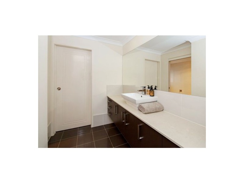 22 Henderson, Eight Mile Plains QLD 4113