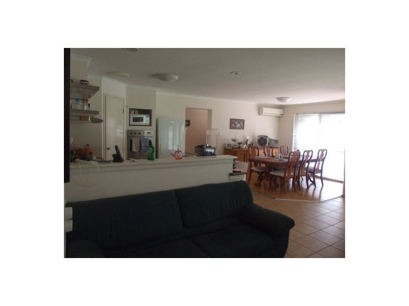 11 Bond Place, Carindale QLD 4152