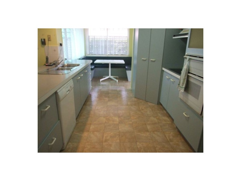 98 Delavan Street, Wishart QLD 4122