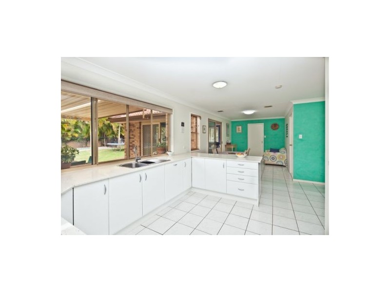 10 Magenta Place, Wishart QLD 4122