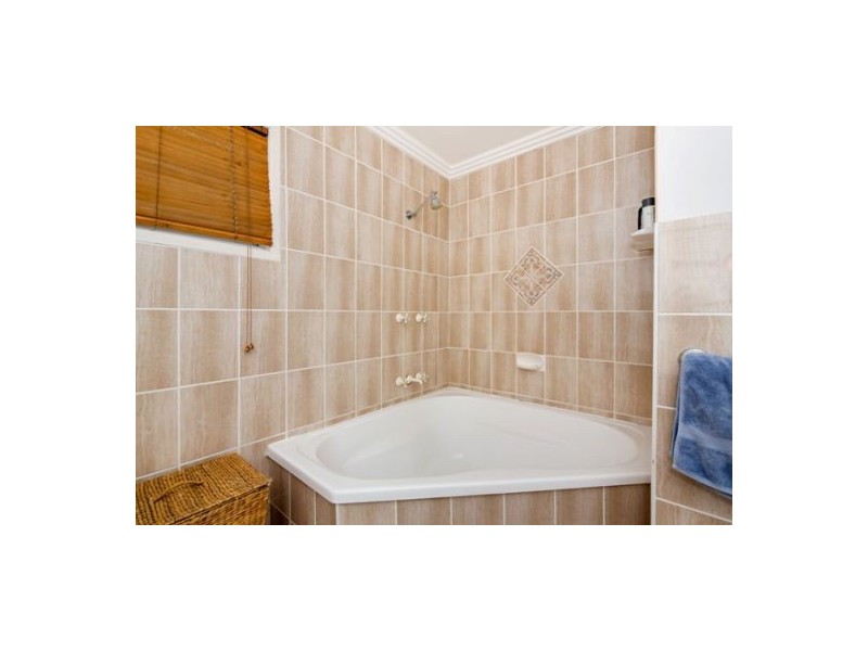 36 Lewana Street, Mansfield QLD 4122