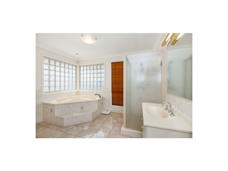 126 Greenwood Street, Wishart QLD 4122