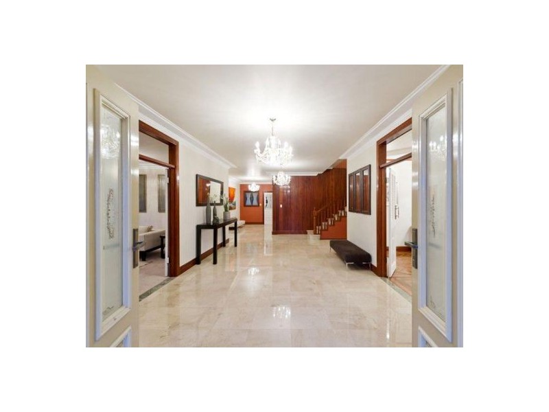 33 Tullira St, The Gap QLD 4061