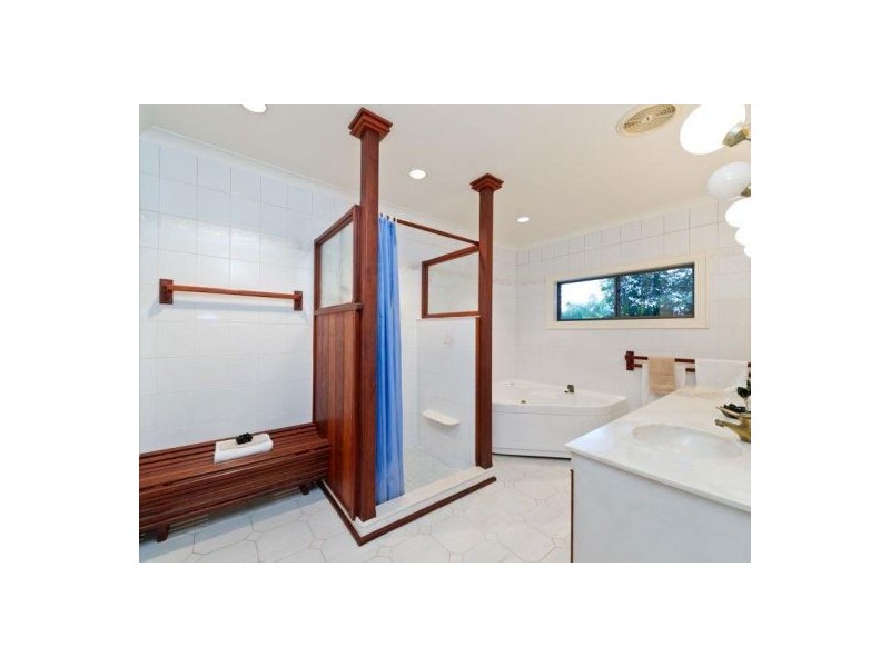 33 Tullira St, The Gap QLD 4061