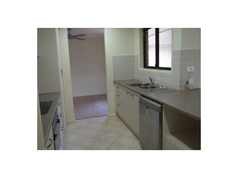 2/22 Greenland Street, Wishart QLD 4122