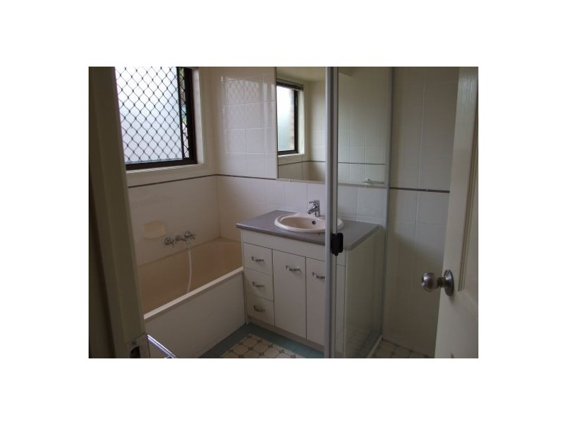 2/22 Greenland Street, Wishart QLD 4122