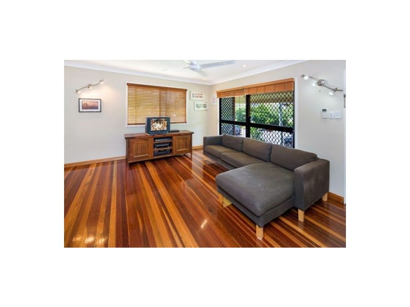 6 Togar Street, Mansfield QLD 4122