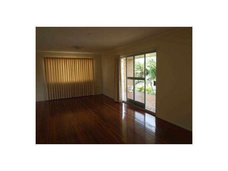 6 Barcelona Street, Wishart QLD 4122