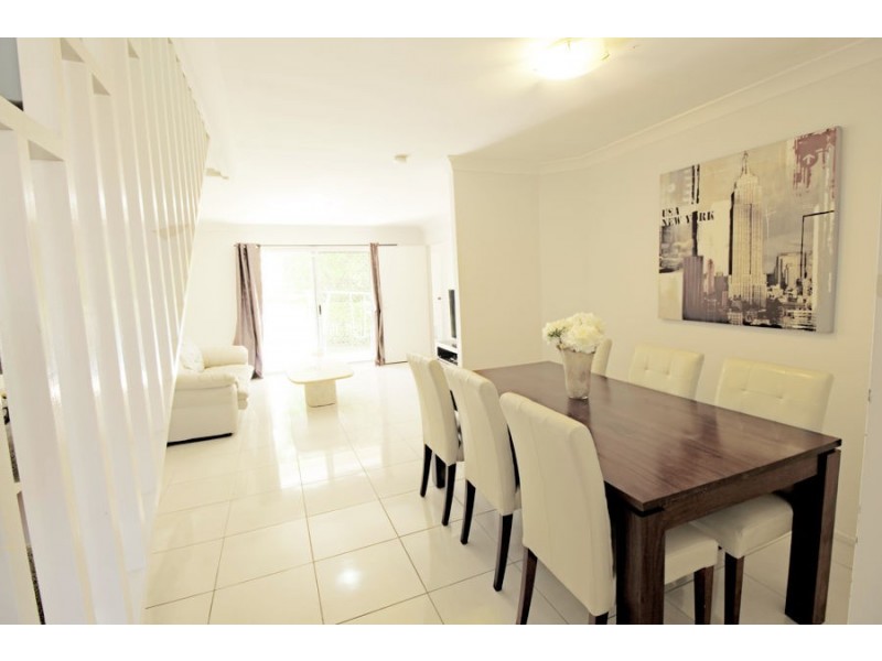 27/28 Stackpole Street, Wishart QLD 4122