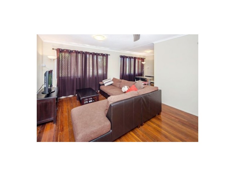 56 Nursery Road, Holland Park West QLD 4121
