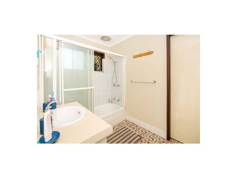 56 Nursery Road, Holland Park West QLD 4121