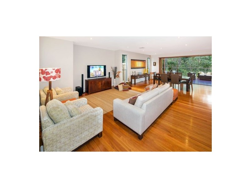 38 Lomandra Pl, Chapel Hill QLD 4069