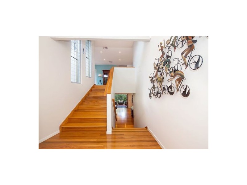 38 Lomandra Pl, Chapel Hill QLD 4069