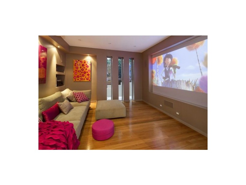 38 Lomandra Pl, Chapel Hill QLD 4069