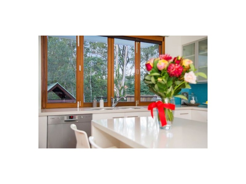 38 Lomandra Pl, Chapel Hill QLD 4069