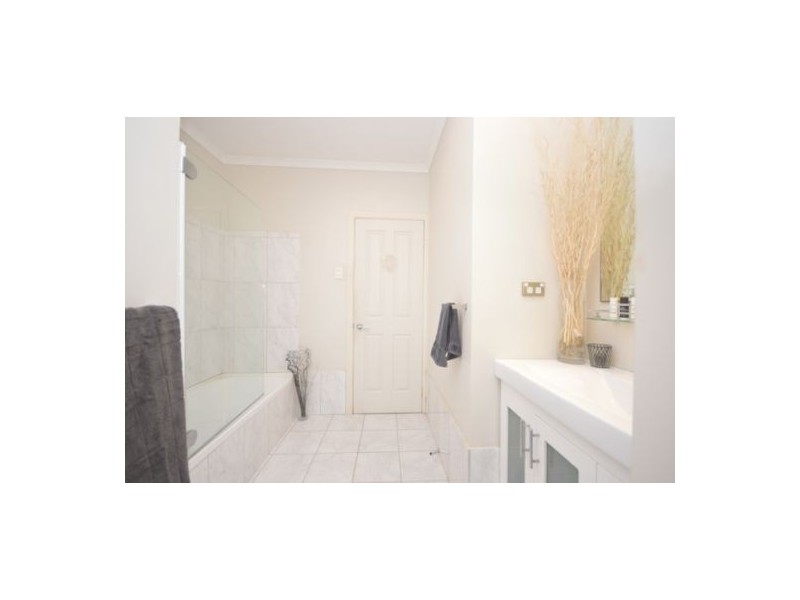 91 Newnham Road, Mount Gravatt East QLD 4122