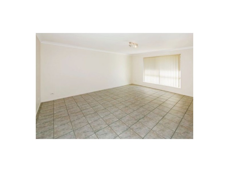 11 Coventry Place, Wishart QLD 4122