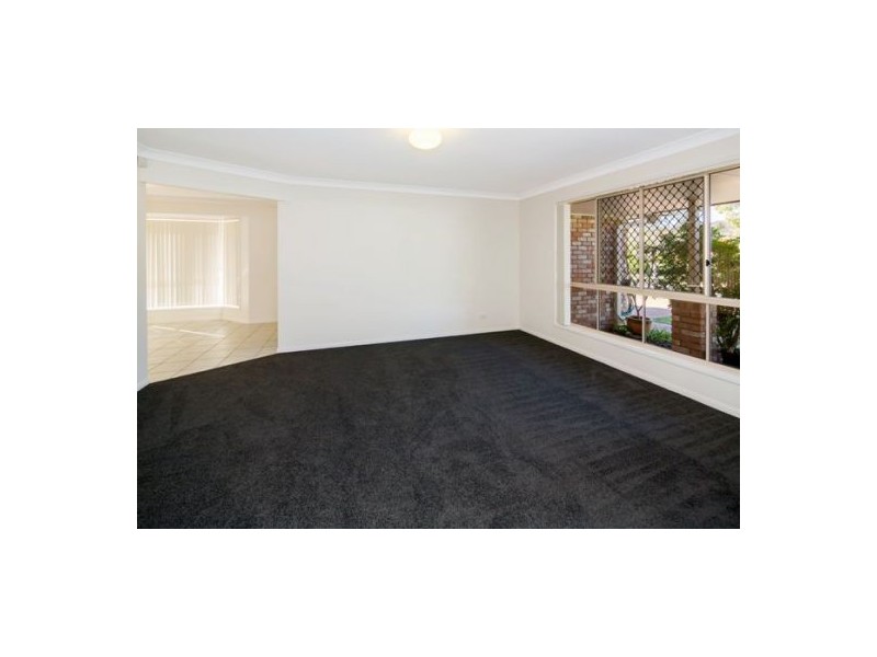 11 Coventry Place, Wishart QLD 4122