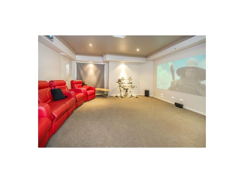 98 Hibiscus Close, Wishart QLD 4122