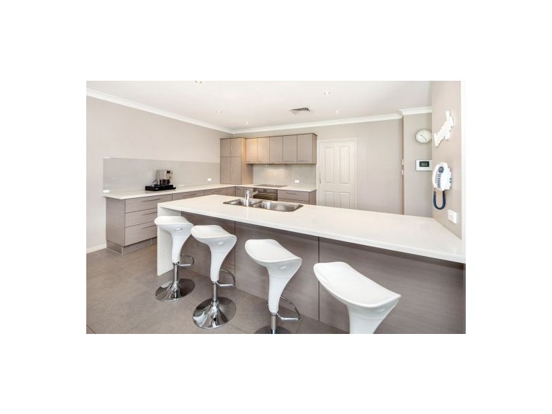 98 Hibiscus Close, Wishart QLD 4122