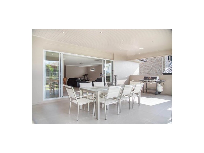 98 Hibiscus Close, Wishart QLD 4122