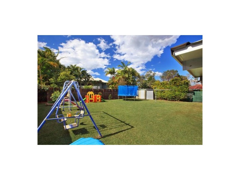 12 Holder Street, Wishart QLD 4122