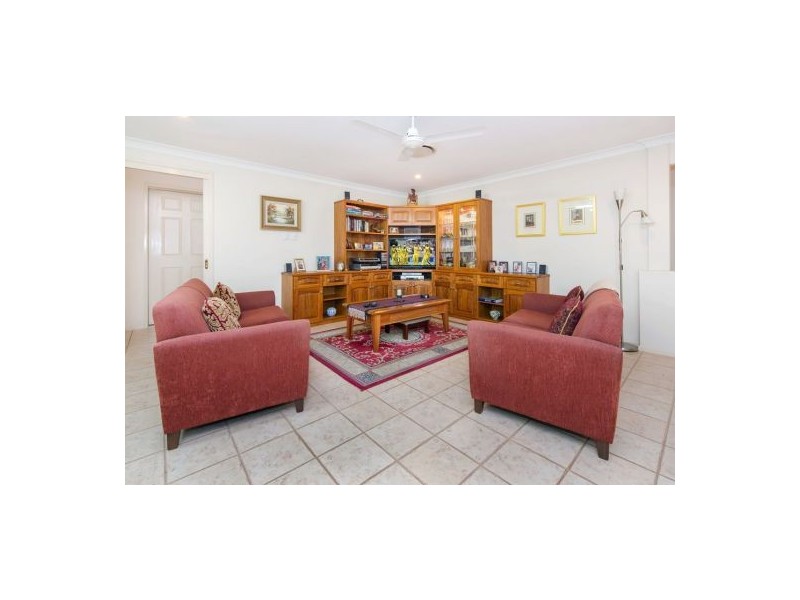 39 Cambridge Place, Wishart QLD 4122